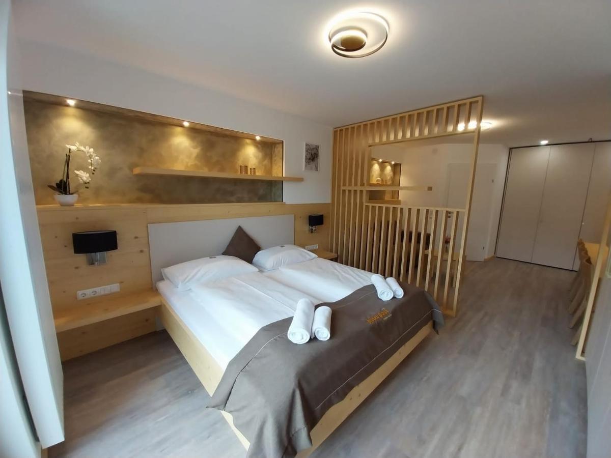 Hotel Post Hoenigwirt Kirchschlag in der Buckligen Welt Екстер'єр фото
